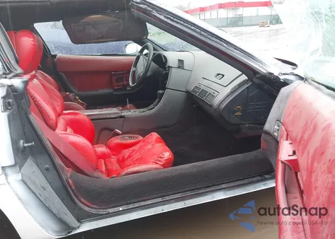 1991 Chevrolet Corvette z USA, uszkodzony, nr VIN 1G1YY3386M5103245